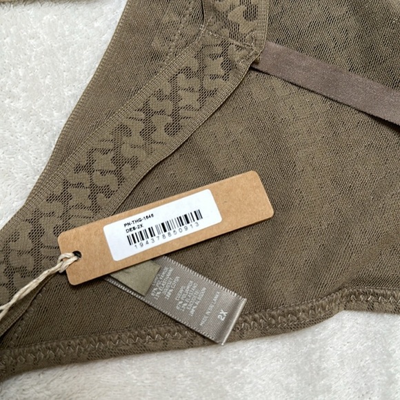 SKIMS‎ panty Bundle 2-4X & 2X Thong - Picture 3 of 3